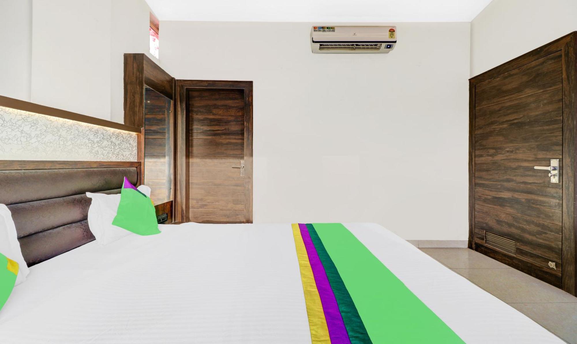 Itsy Hotels Anjali Mahal, 500 Mtrs From Mathura Railway Station Exterior foto
