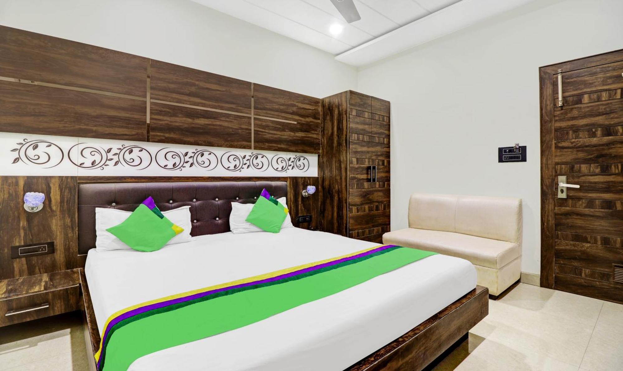 Itsy Hotels Anjali Mahal, 500 Mtrs From Mathura Railway Station Exterior foto