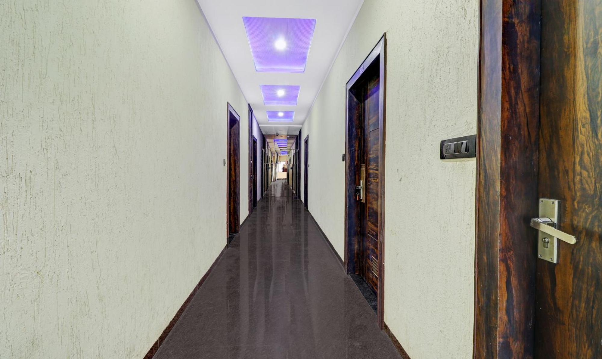 Itsy Hotels Anjali Mahal, 500 Mtrs From Mathura Railway Station Exterior foto