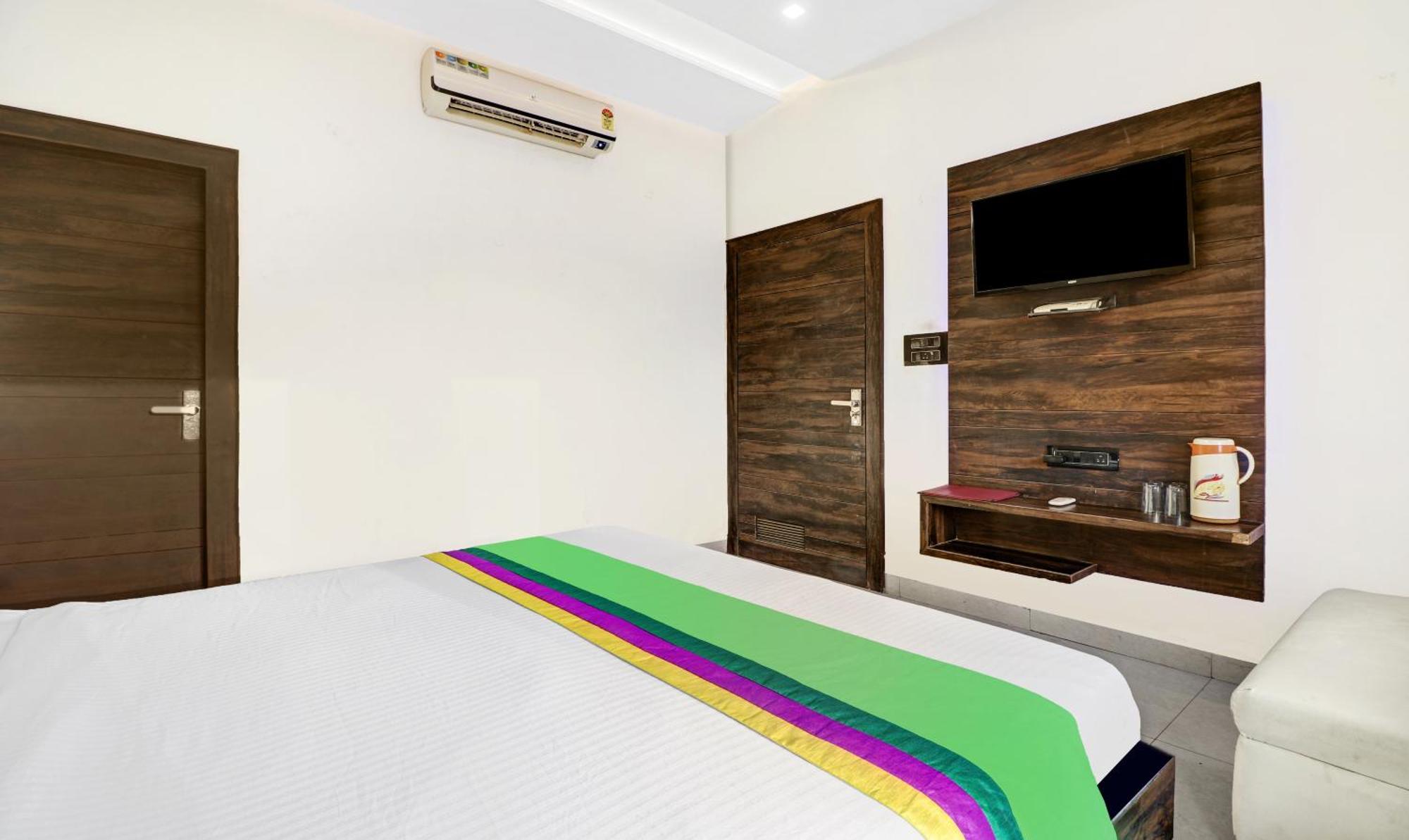 Itsy Hotels Anjali Mahal, 500 Mtrs From Mathura Railway Station Exterior foto